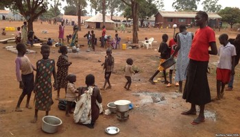 File photo: South Sudan refugees at Kiryandongo settlement camp in Uganda. (Credit: VOA)