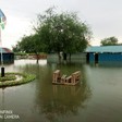 صورة لمدرسة في مقاطعة ملوط داخل مياه الفيضانات - تصوير: @راديو تمازُج